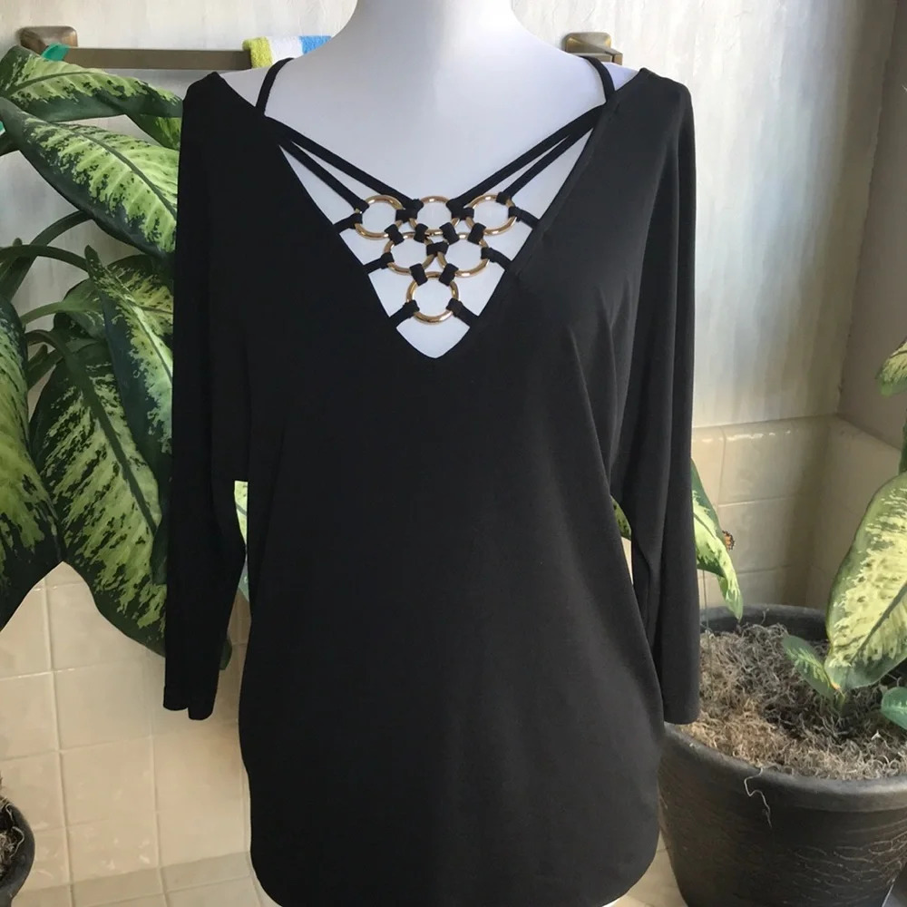 Marciano top with gorgeous neckline detailing